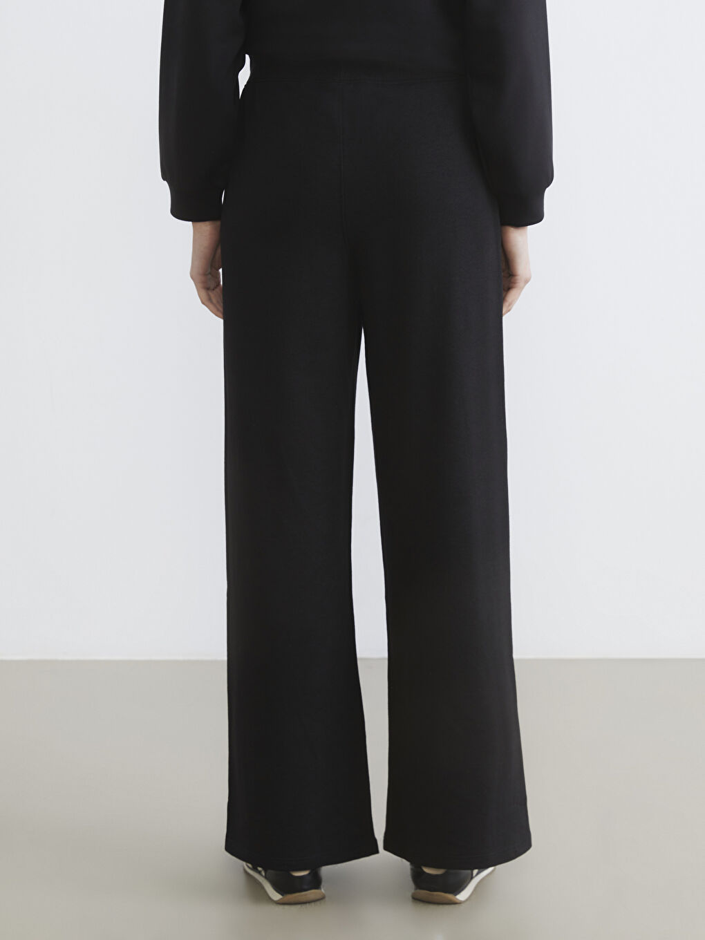 Elasticated Waist Wide Leg Women's Sweatpants-3