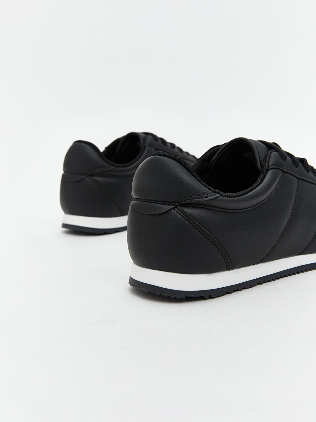 Siyah Deri Görünümlü Erkek Spor Ayakkabı-4