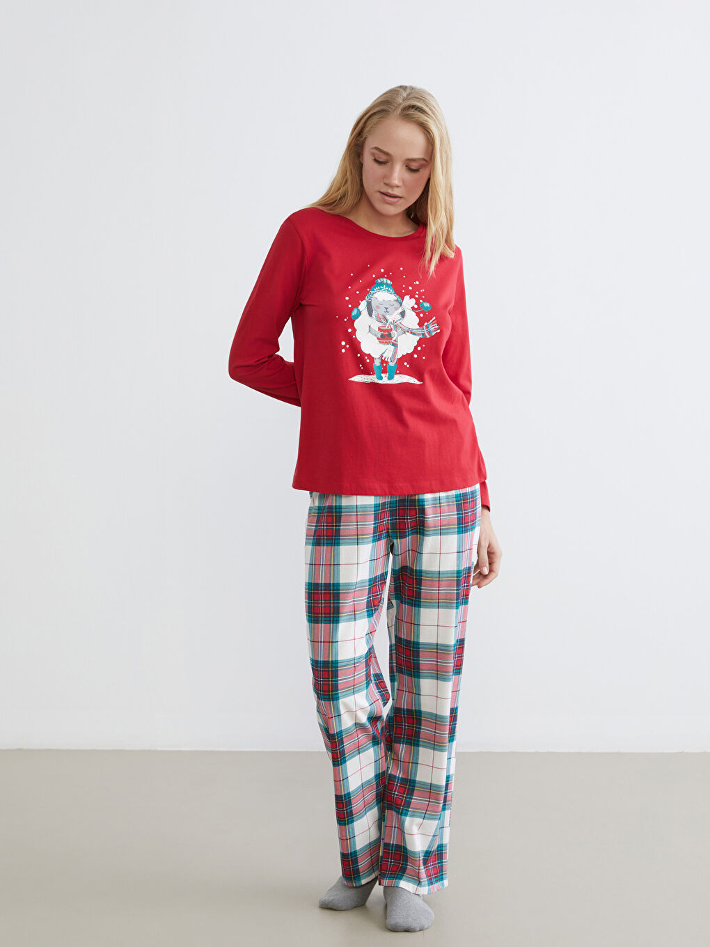 Crew Neck New Year Themed Women's Pyjama Set-2