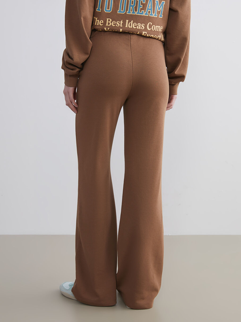 Women's Sweatpants with Elastic Waist-3