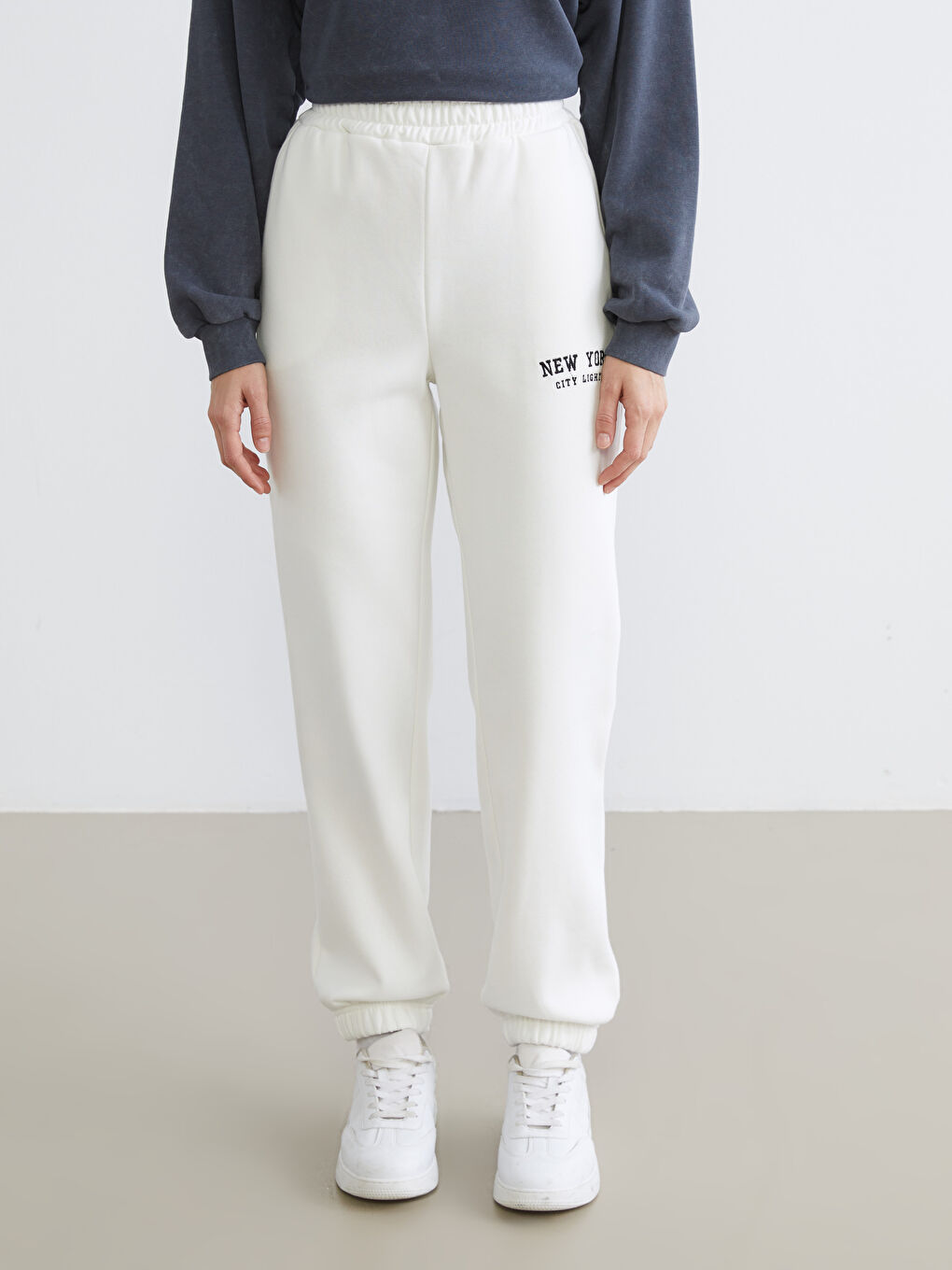 Pantalons de survêtement jogger à taille élastiquée pour Femmes-1