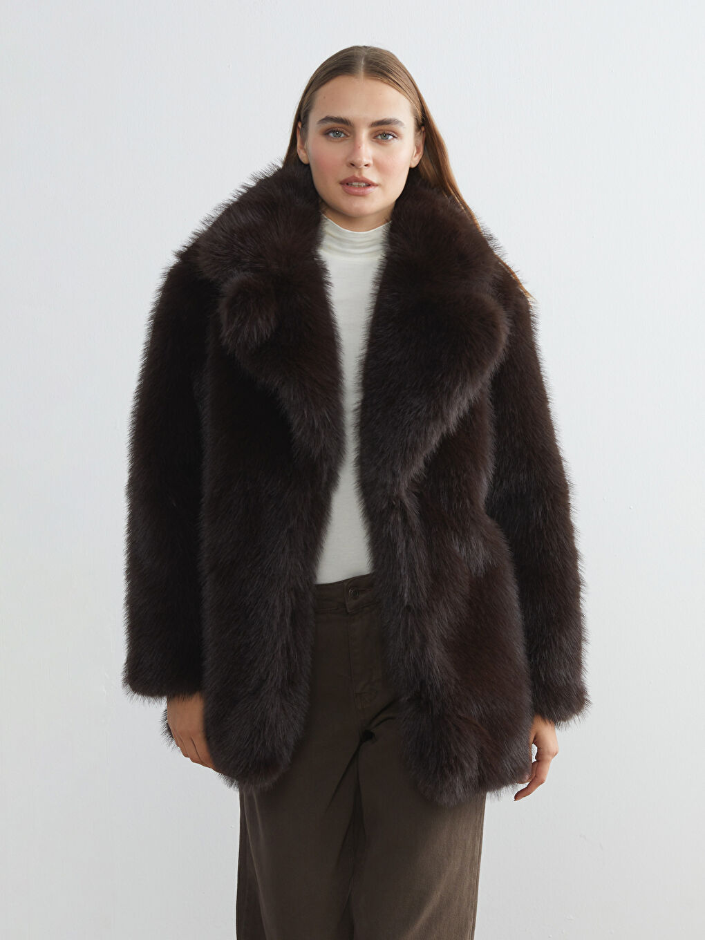 Kahverengi Ceket Yaka Kadın Kürk Mont
