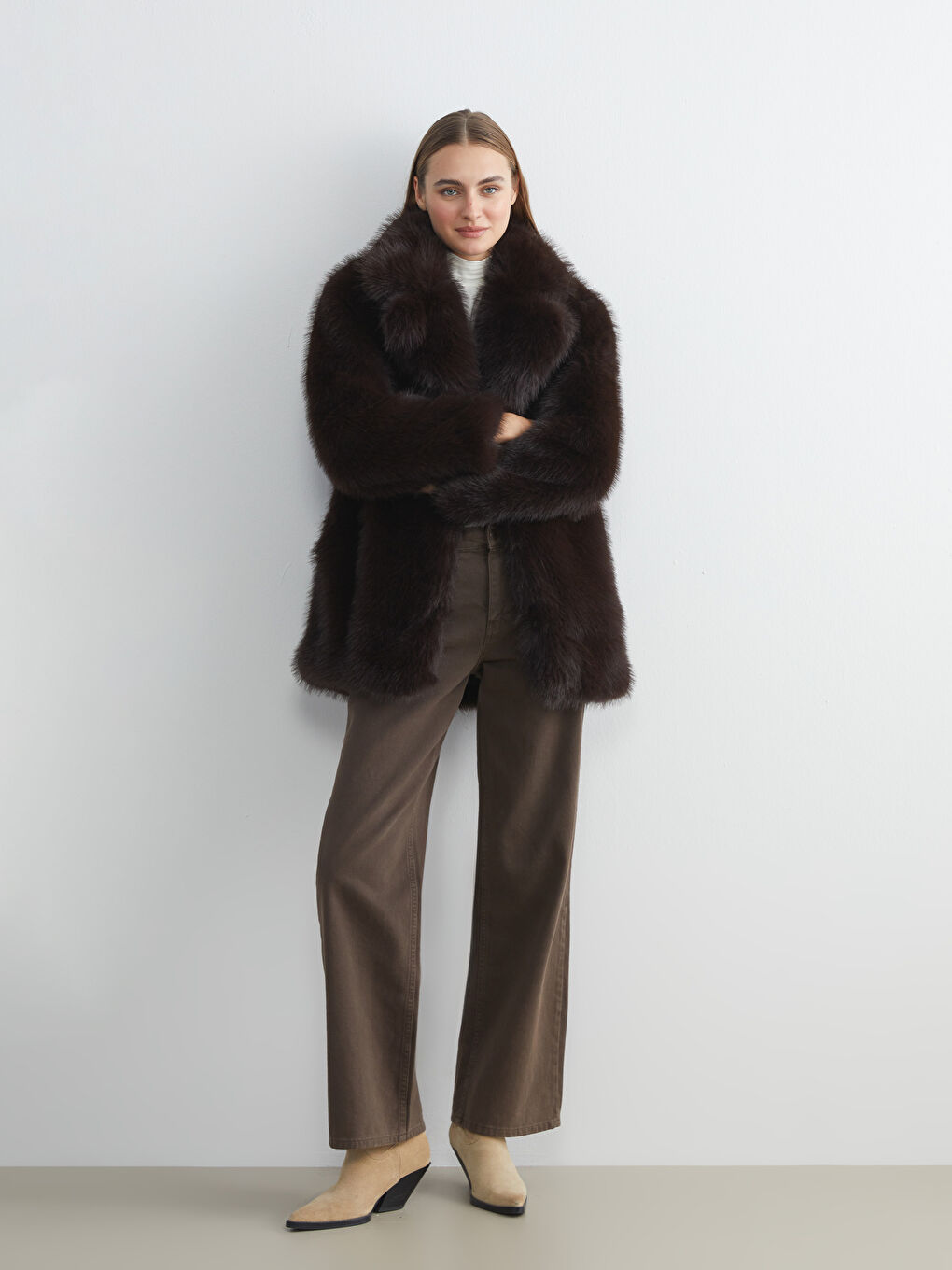 Kahverengi Ceket Yaka Kadın Kürk Mont-1