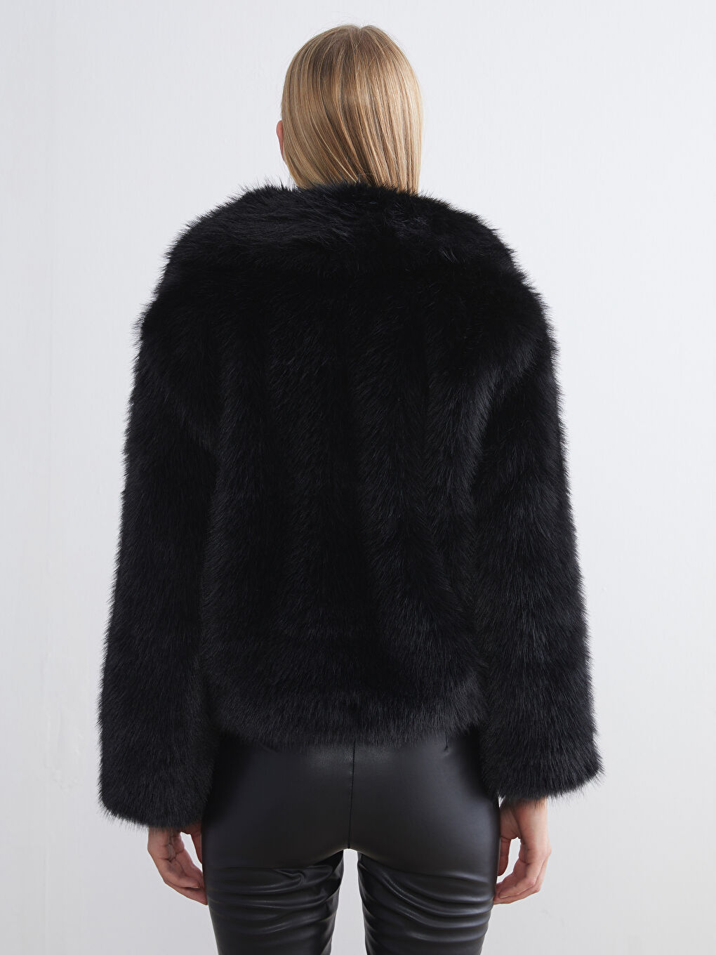 Siyah Ceket Yaka Kadın Kürk Mont-4