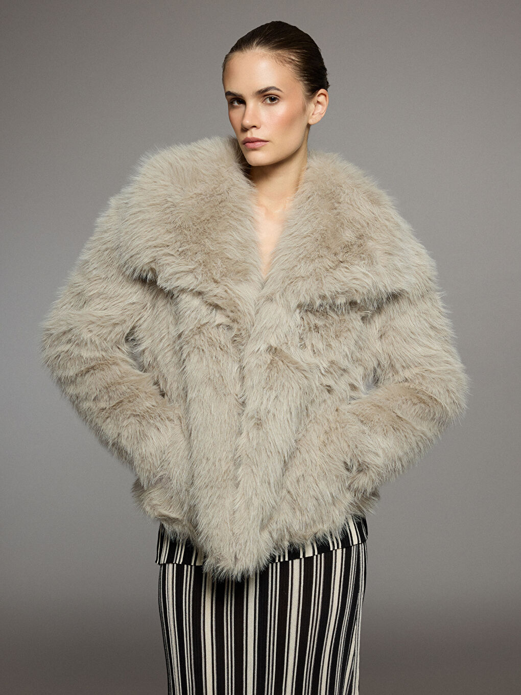 Bej Ceket Yaka Kadın Kürk Mont-1