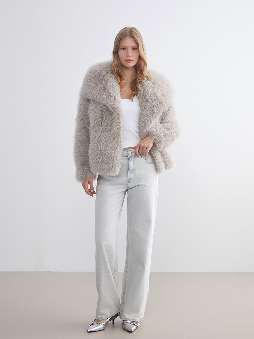 Bej Ceket Yaka Kadın Kürk Mont-3