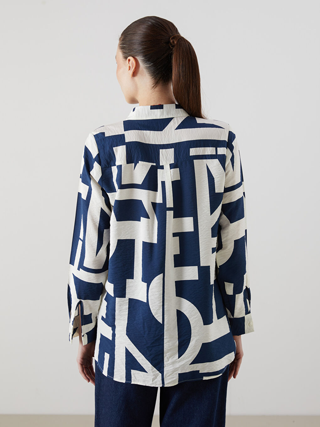 LCWAIKIKI Classic Patterned Women's Shirt -W5DY64Z8-LSJ