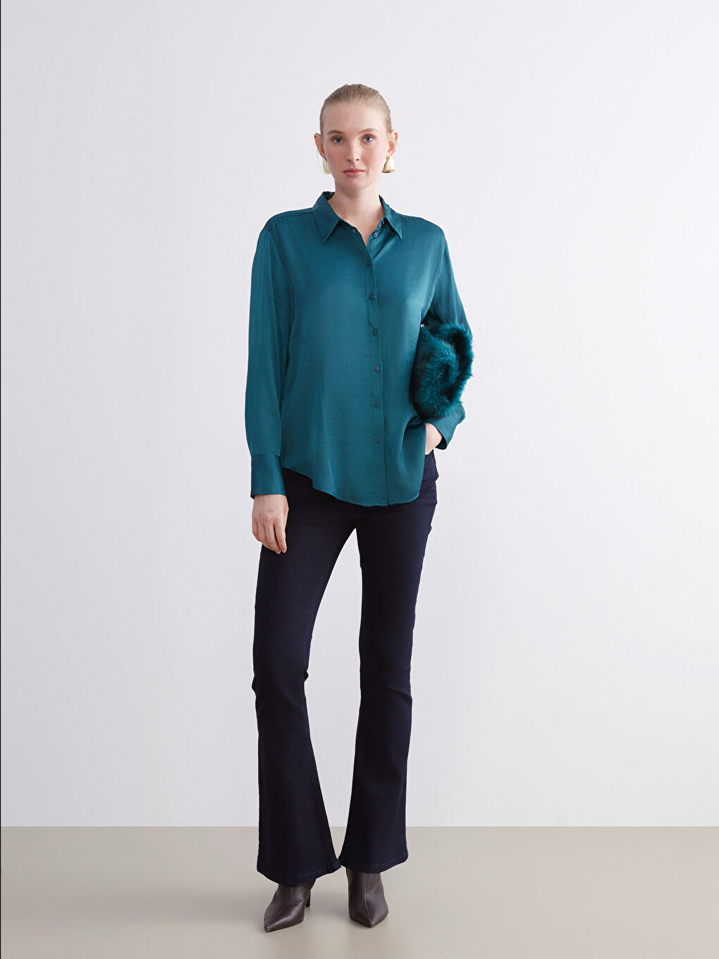 LCWAIKIKI Classic Satin Women's Shirt -W5DY74Z8-HRY