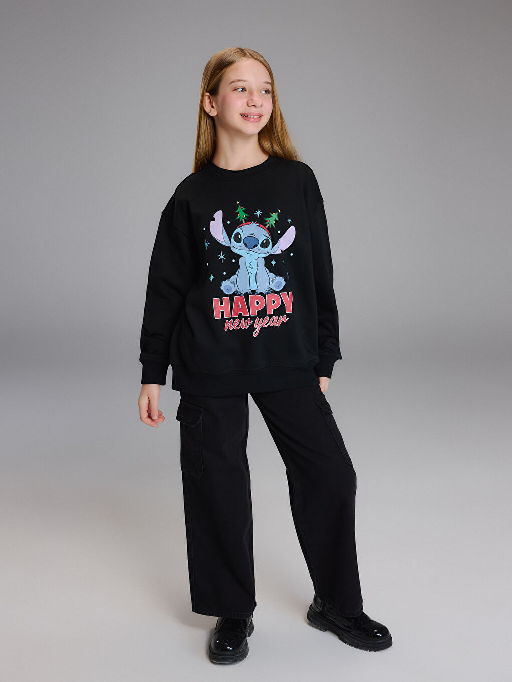 Siyah Yılbaşı Temalı Stitch Baskılı Kız Çocuk Kalın Sweatshirt-1