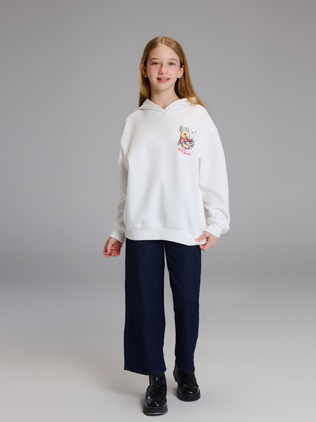 Ekru Kapüşonlu Winnie the Pooh Baskılı Kız Çocuk Kalın Sweatshirt-1