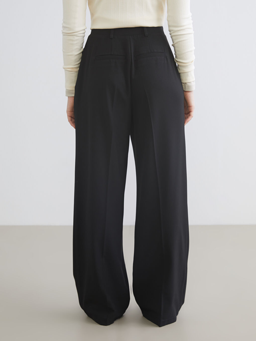Woman BLACK Trousers-3