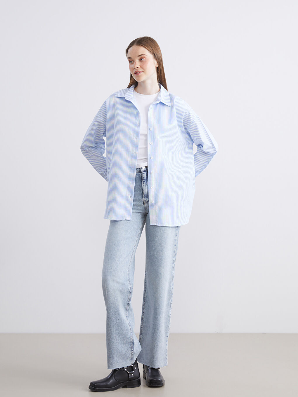 قميص مُخَطَّط واسع الحجم للسيدات-2