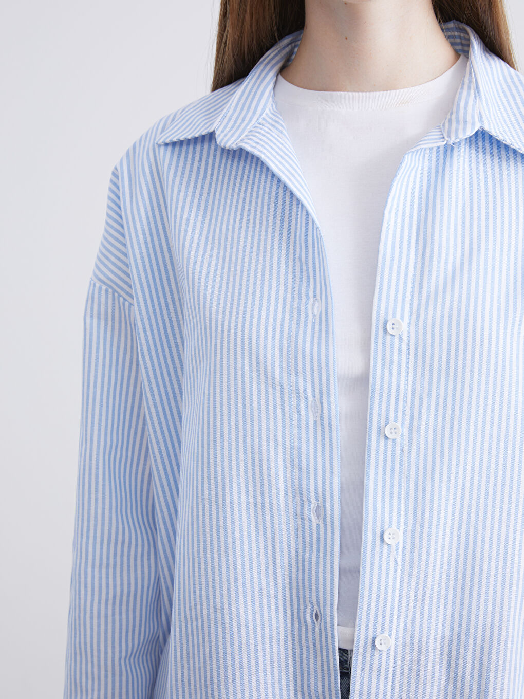 قميص مُخَطَّط واسع الحجم للسيدات-4