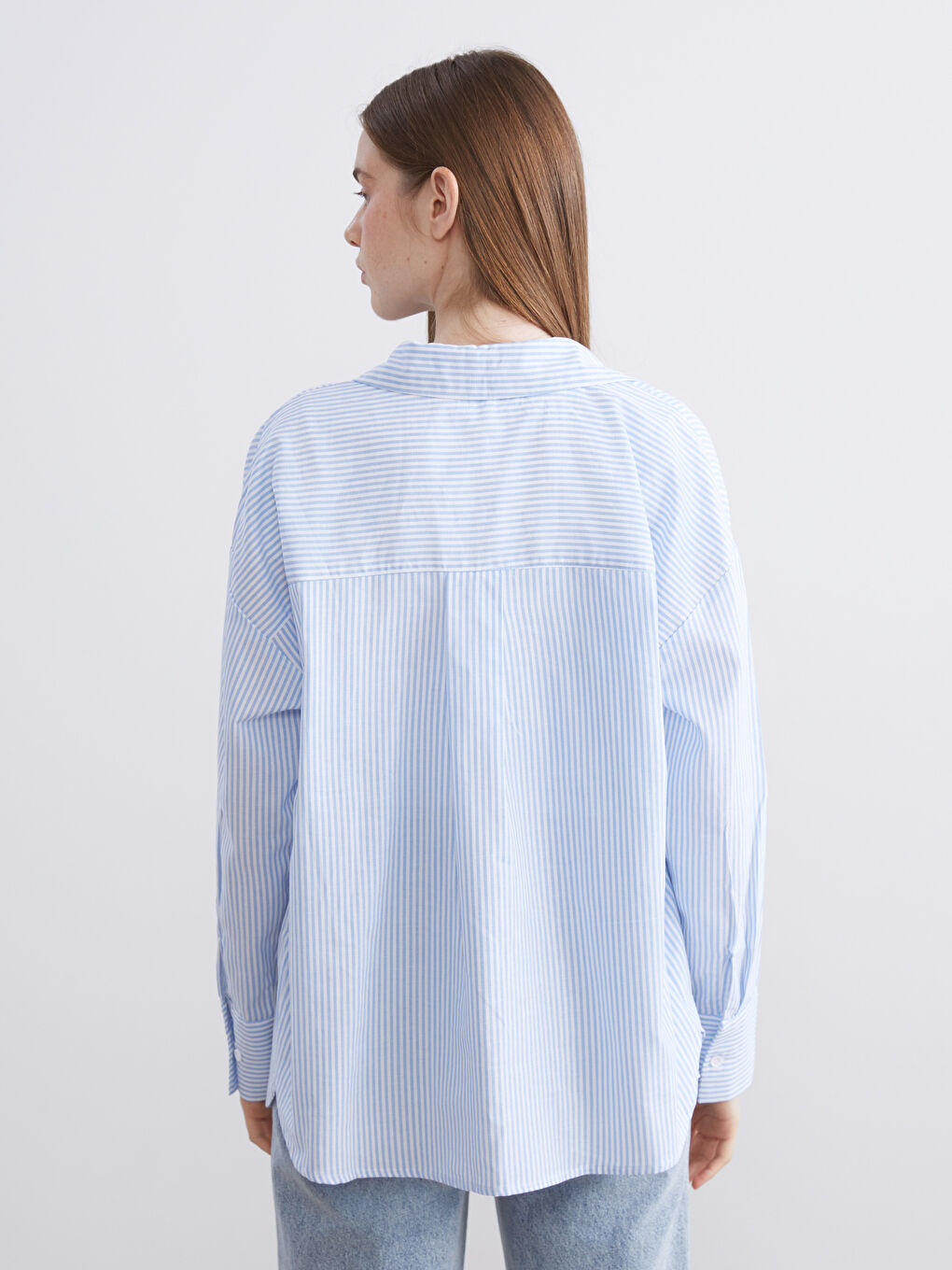 قميص مُخَطَّط واسع الحجم للسيدات-6