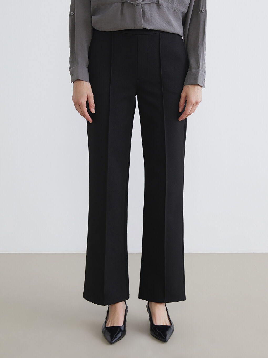 Siyah Dar Fit Geniş Paça Kadın Pantolon-1