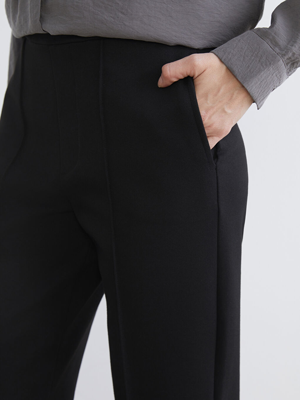 Siyah Dar Fit Geniş Paça Kadın Pantolon-2