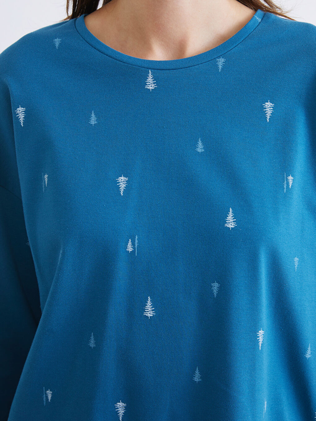 طقم بيجاما نساء موضوع رأس السنة بكول مدور-2