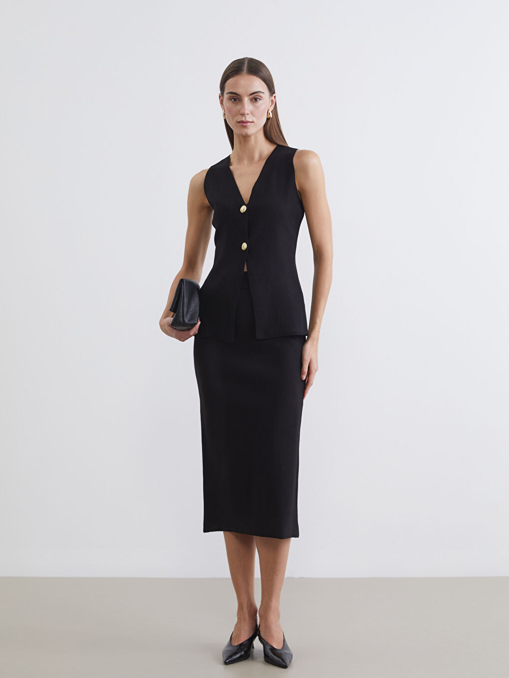 Siyah V Yaka Kadın Triko Yelek-1