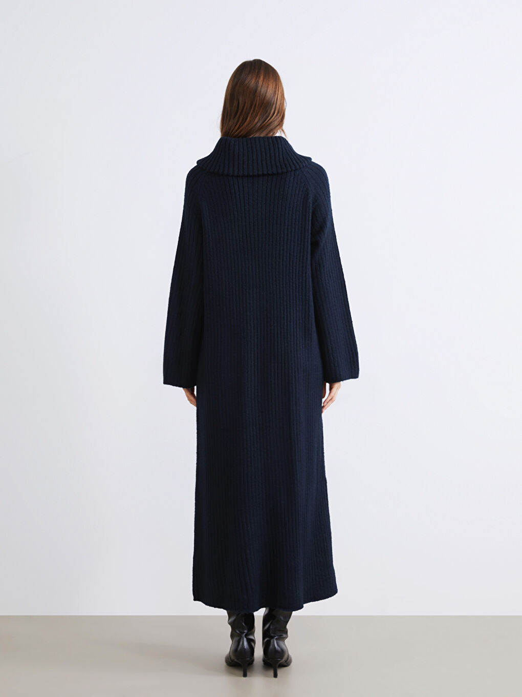 Frau DUNKELBLAU Kleid-3