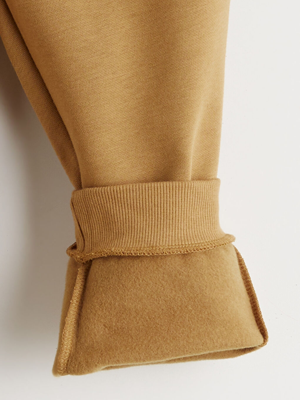 سويت شيرت بياقة دائرية وبنطلون رياضي للأولاد-8