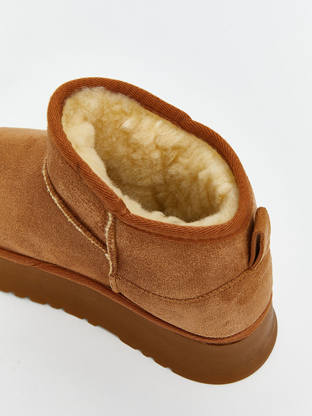 Bej İçi Kürklü Kadın Bot-5