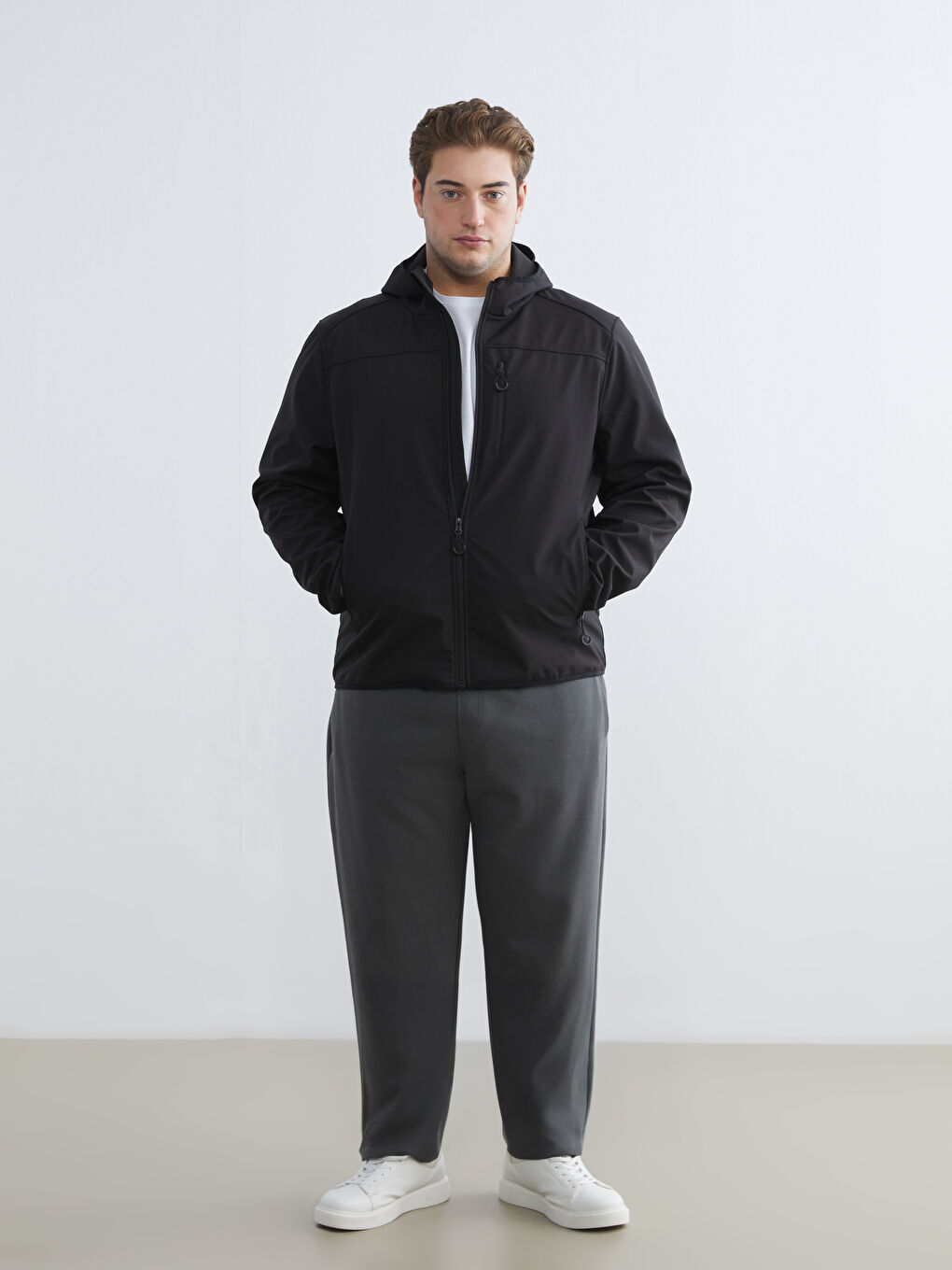 Siyah Standart Kalıp Kapüşonlu Erkek Mont-1