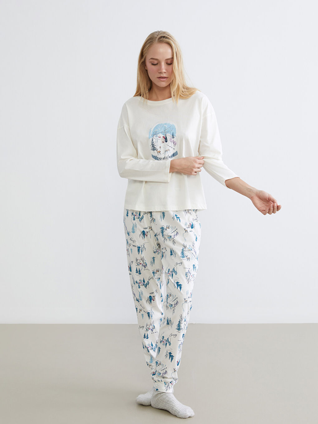 Ženski Pidžama Komplet Novogodišnje Tematike Okrugli Izrez-1