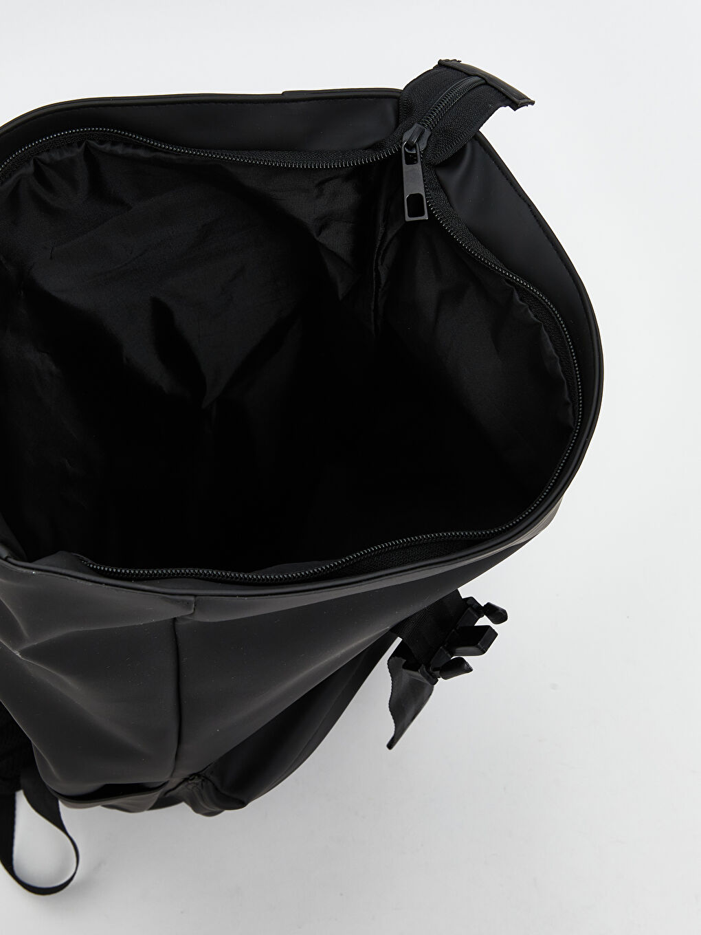 Siyah Deri Görünümlü Erkek Sırt Çantası-3