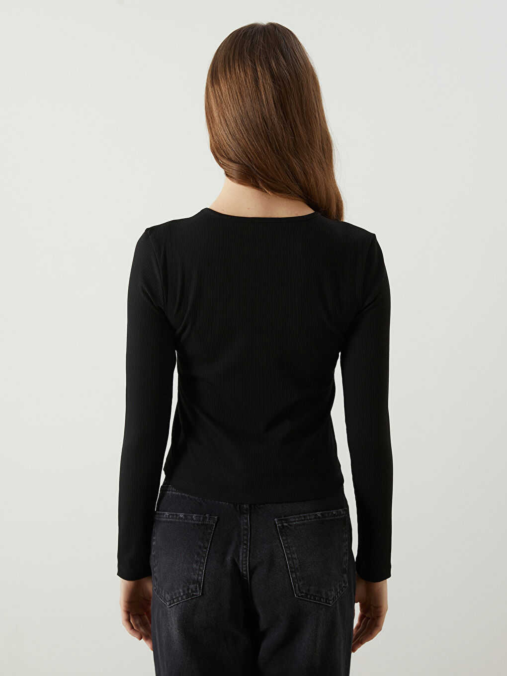 Siyah Bisiklet Yaka Pencere Detaylı Kadın Body-3