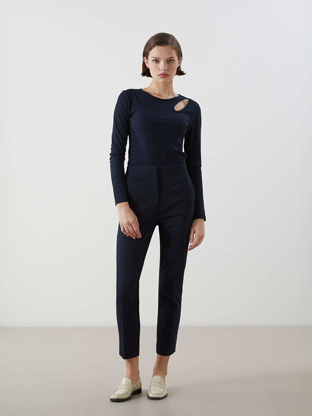 Lacivert Bisiklet Yaka Pencere Detaylı Kadın Body-1