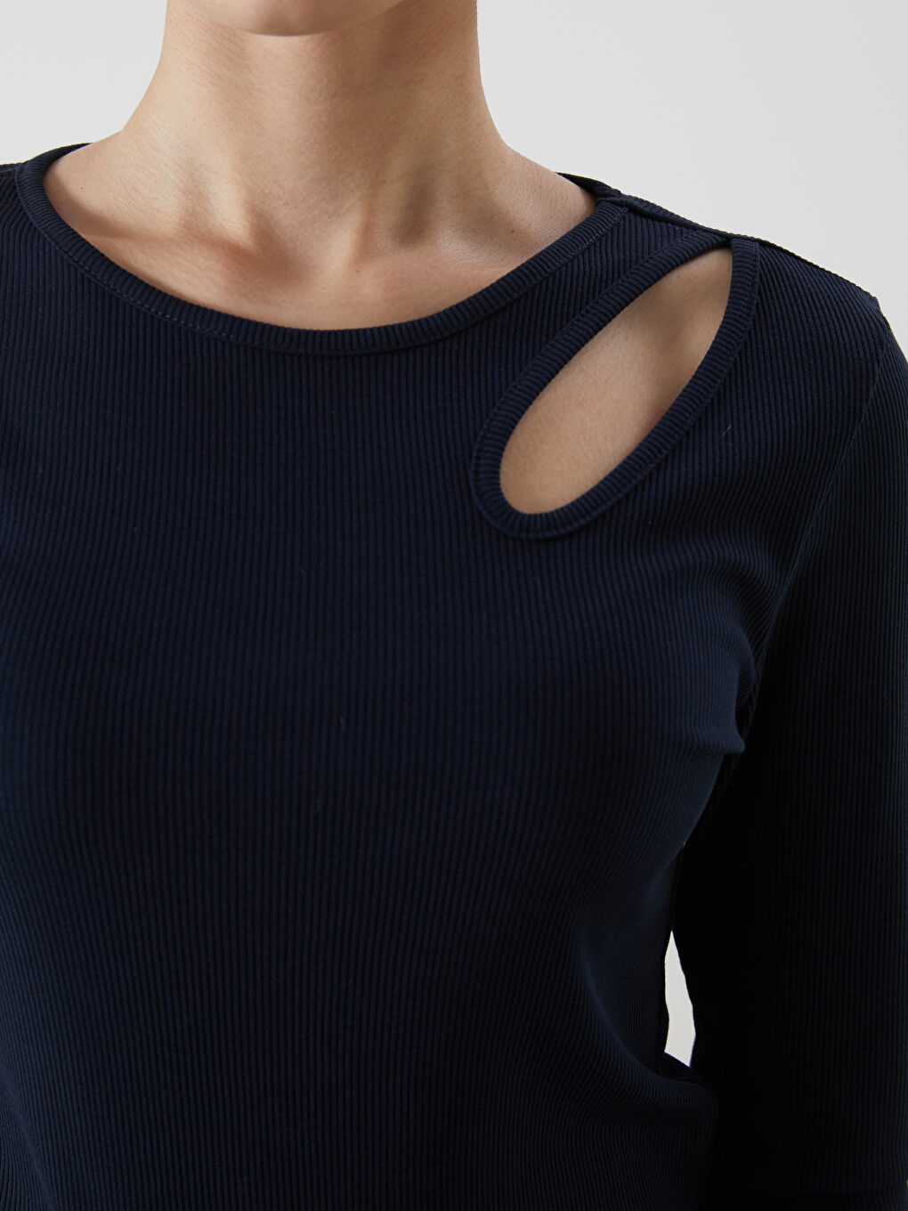 Lacivert Bisiklet Yaka Pencere Detaylı Kadın Body-2