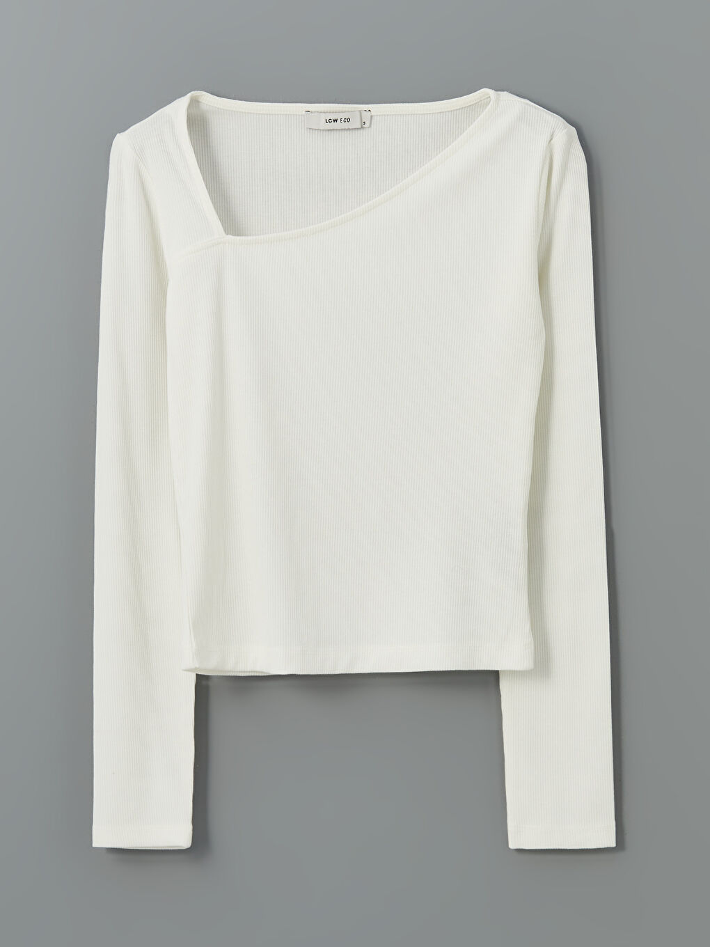 Ekru Asimetrik Yaka Kadın Tişört-4