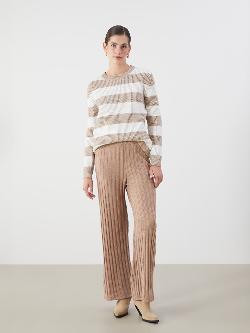 LCW ECO Women's Trousers with Elastic Waist and Flared Leg -W5ED99Z8-S3Q