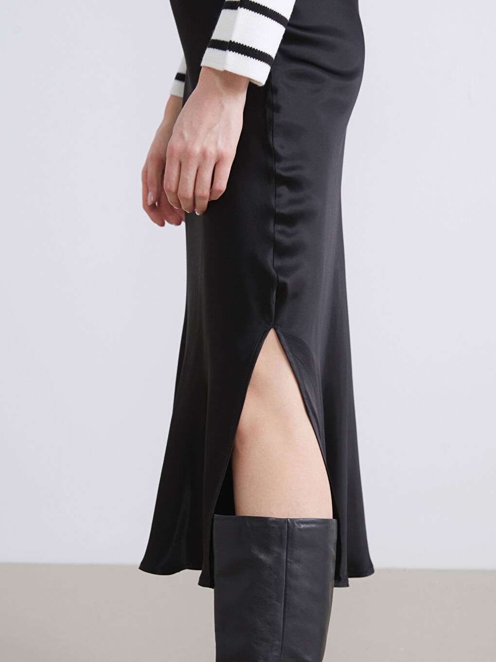Woman BLACK Skirt-2