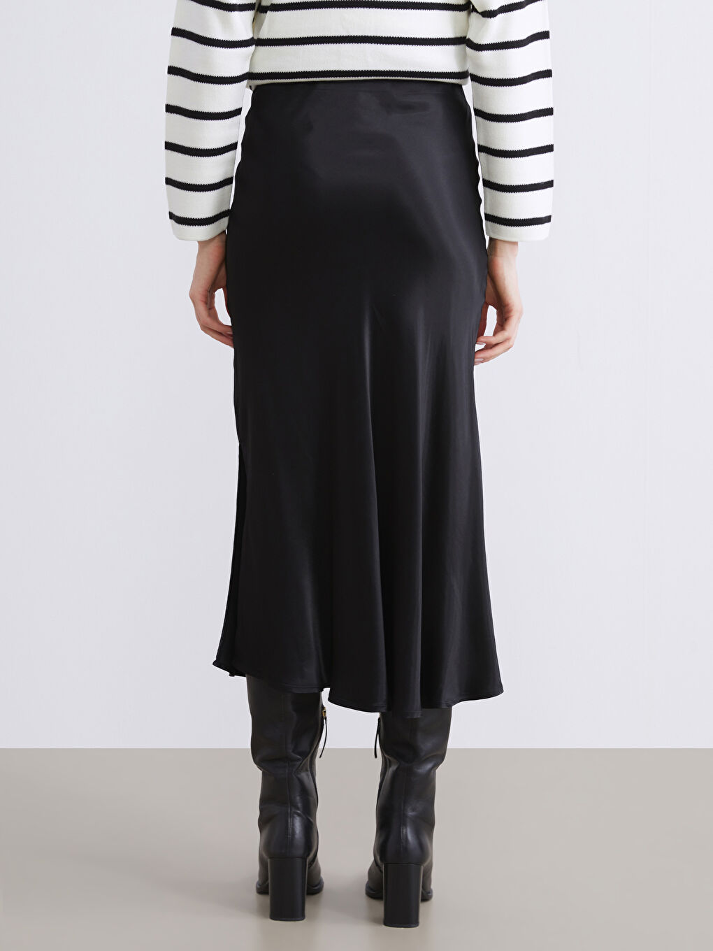 Woman BLACK Skirt-3