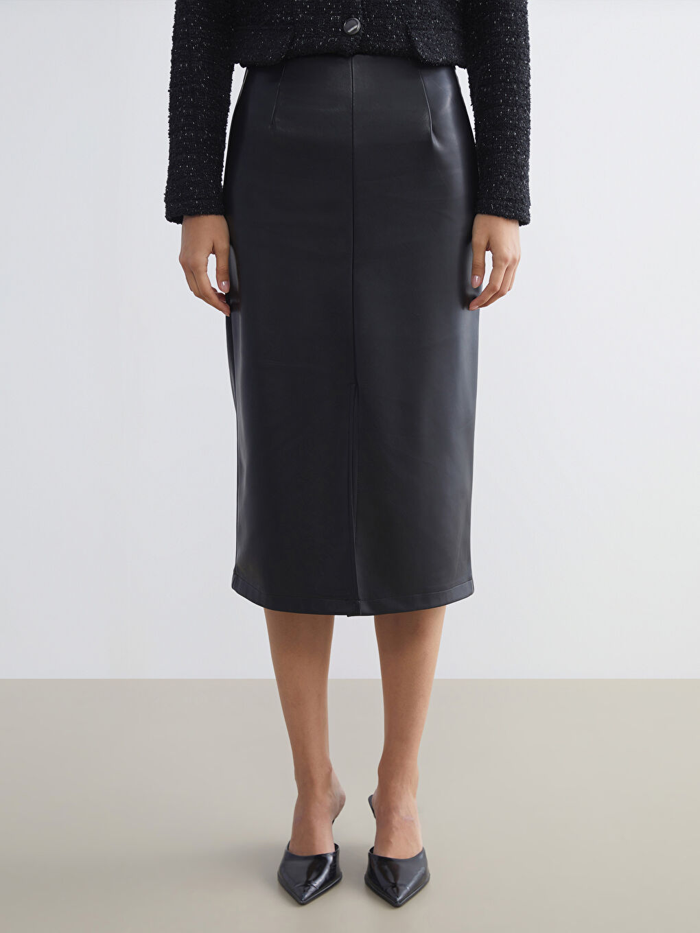 Woman BLACK Skirt-1