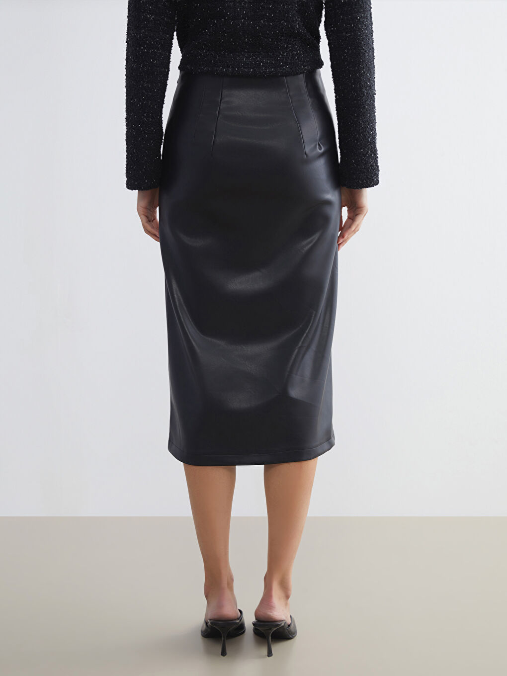 Woman BLACK Skirt-3