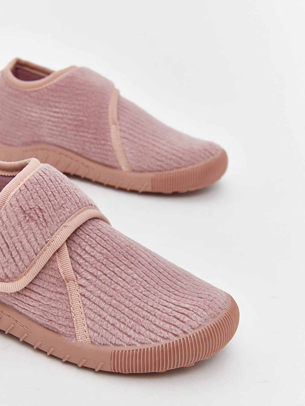 Pembe Cırt Cırtlı Kız Bebek Panduf-2