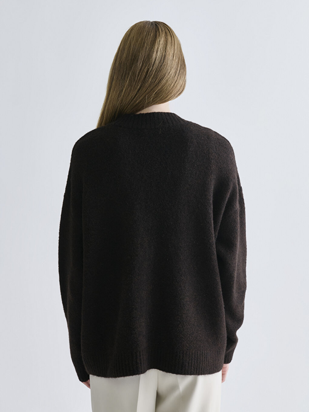 Kahverengi V Yaka Oversize Kadın Triko Hırka-3