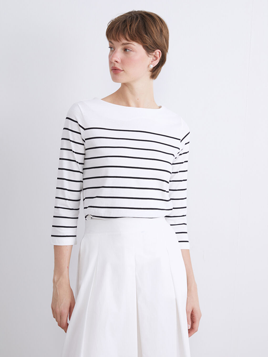 Siyah Bisiklet Yaka Çizgili Kadın Tişört