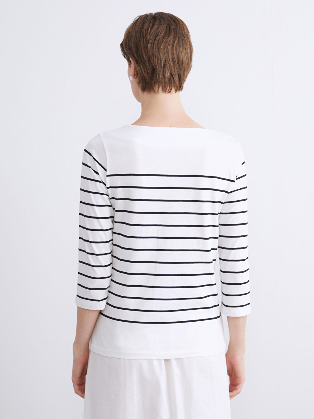 Siyah Bisiklet Yaka Çizgili Kadın Tişört-4