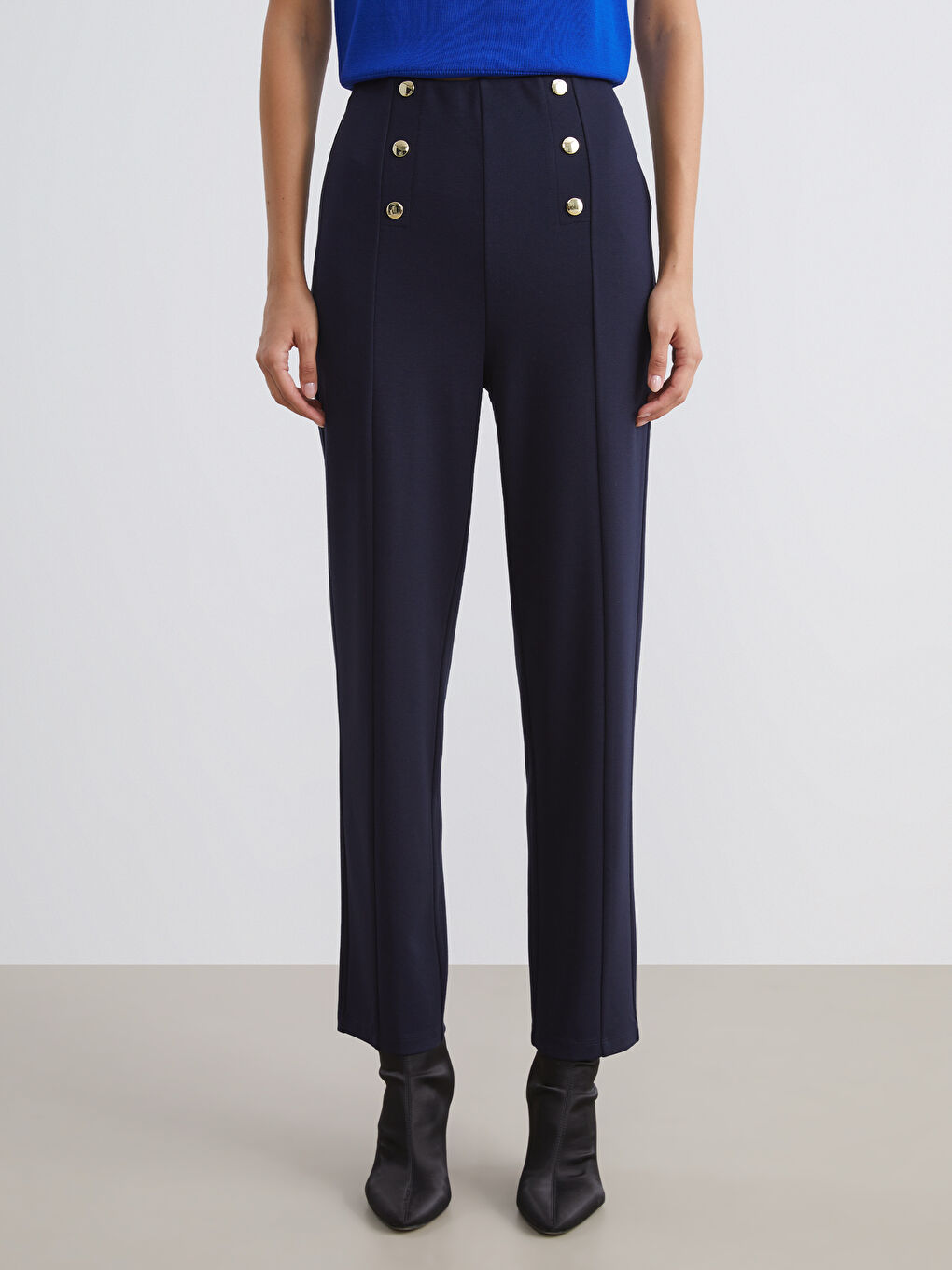Carrot Fit Women's Trousers-1
