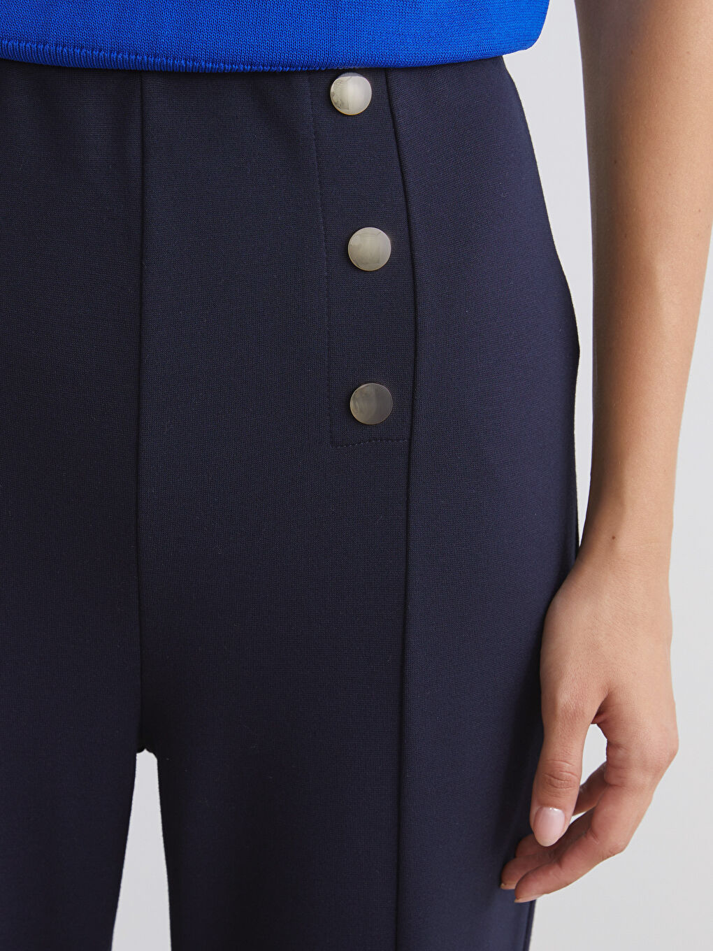 Carrot Fit Women's Trousers-2