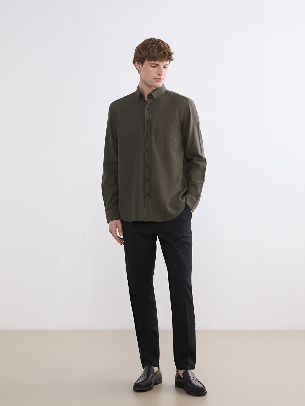 قميص فلانيل رجالي بأكمام طويلة وقصّة عادية-1