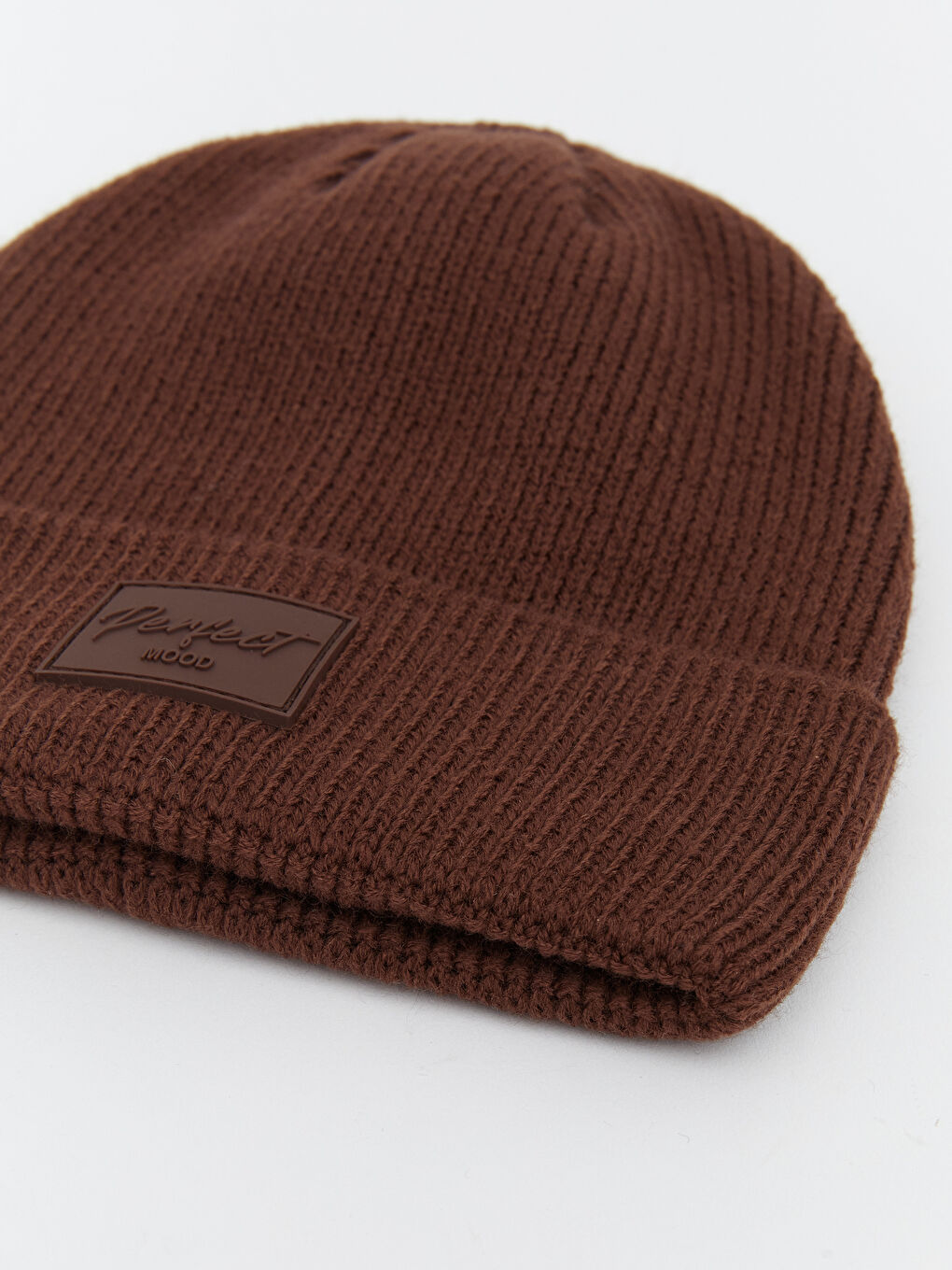 Kahverengi Etiket Nakışlı Kadın Bere-2