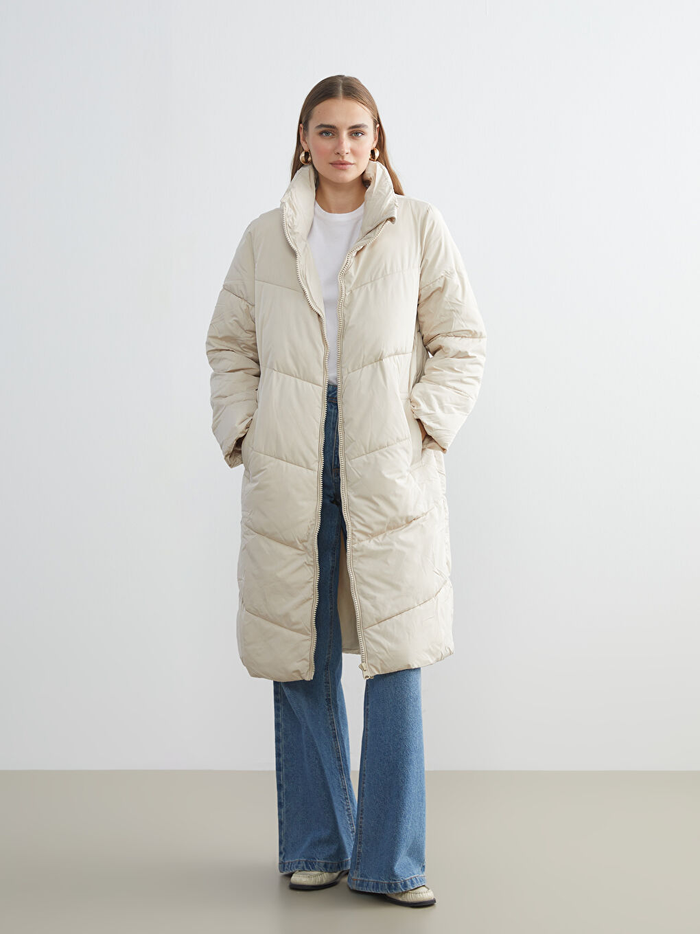 Ekru Dik Yaka Kadın Şişme Mont-1