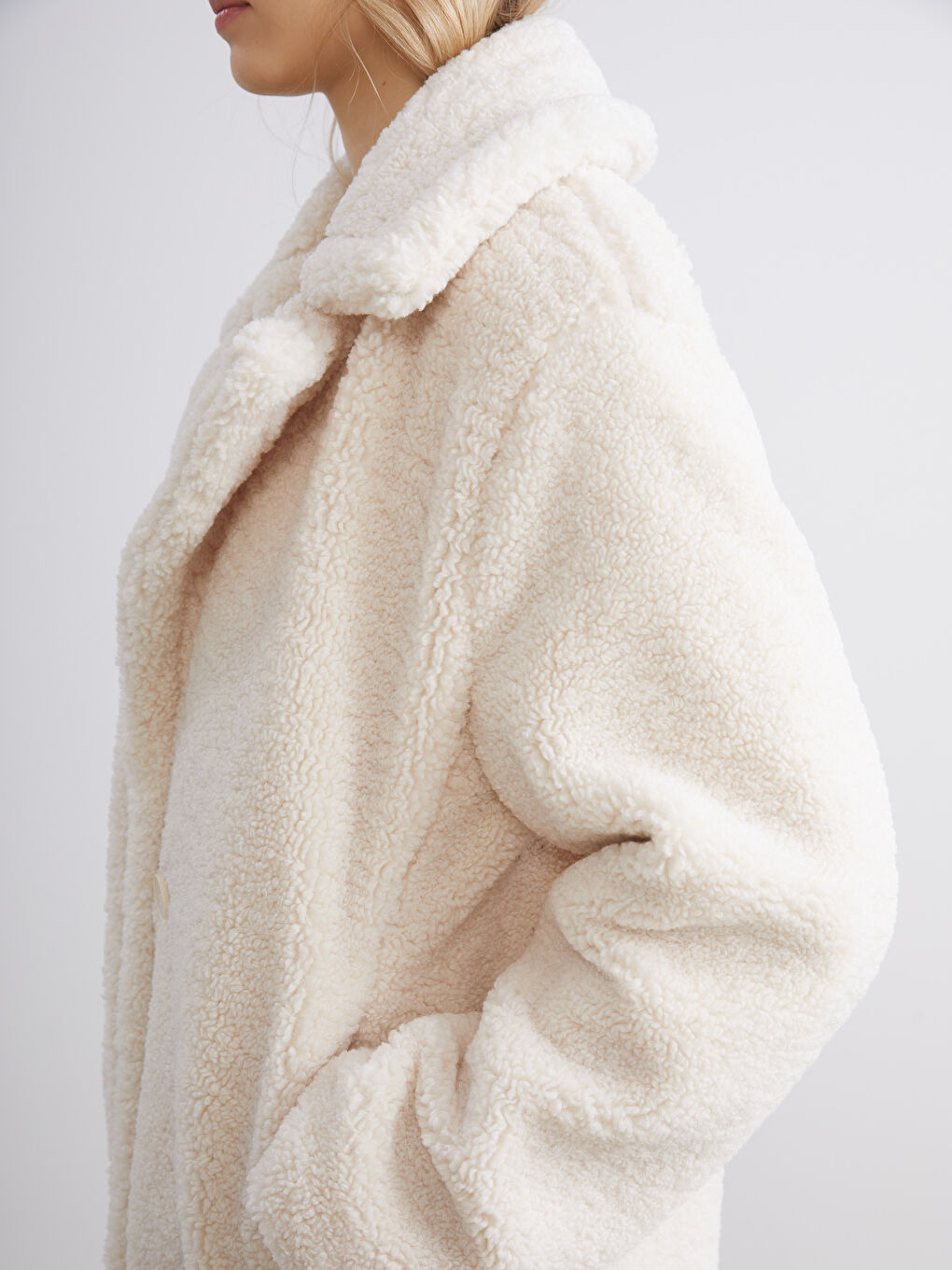 Ekru Ceket Yaka Kadın Pelüş Kaban-2