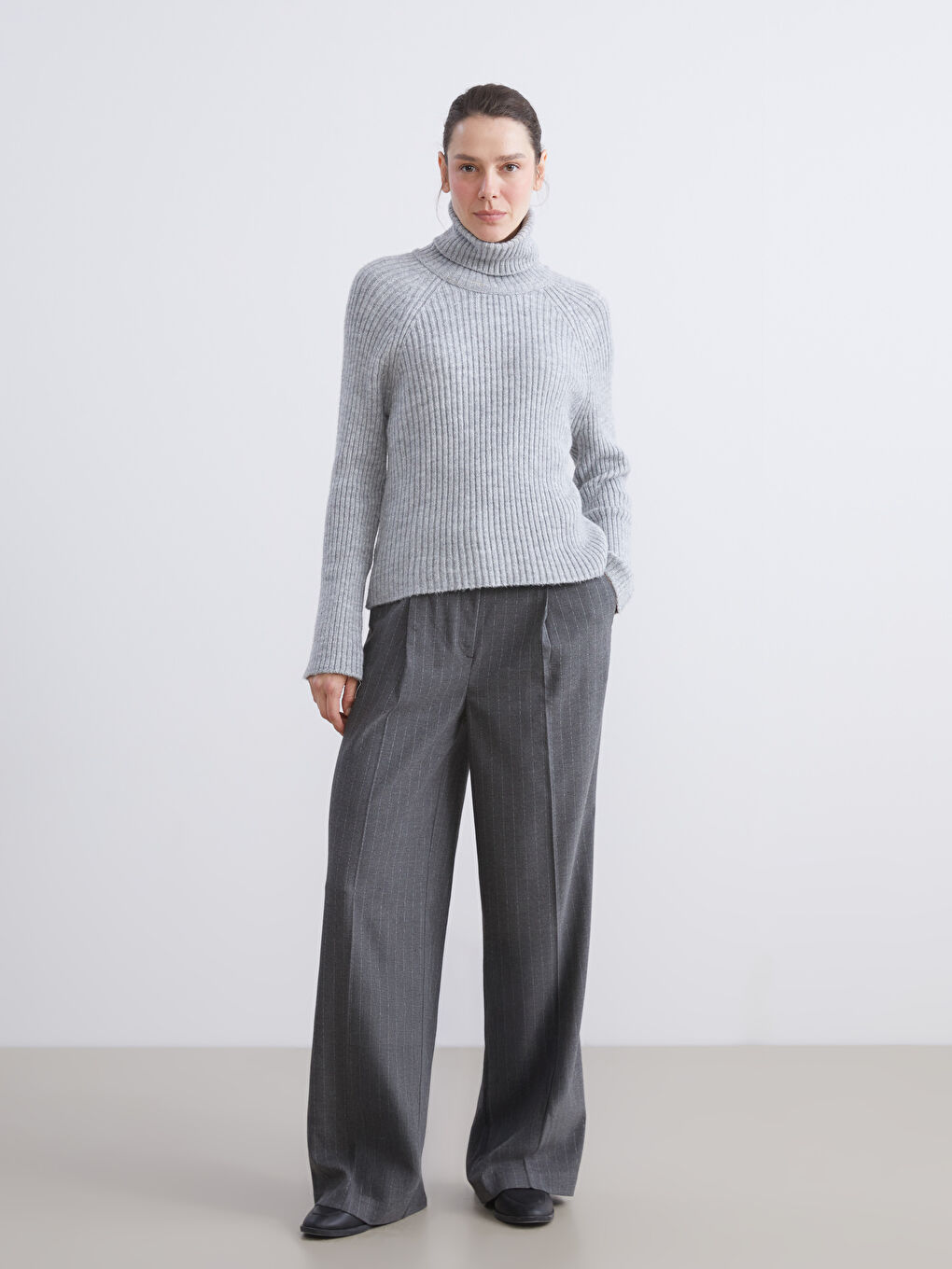 Woman GREY Trousers