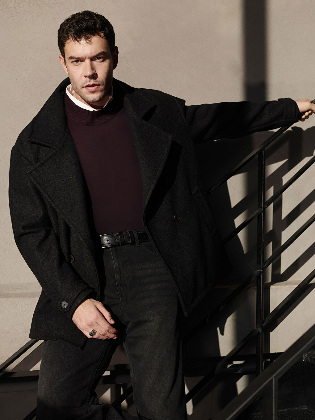 Siyah Kruvaze Yaka Erkek Kaşe Kaban