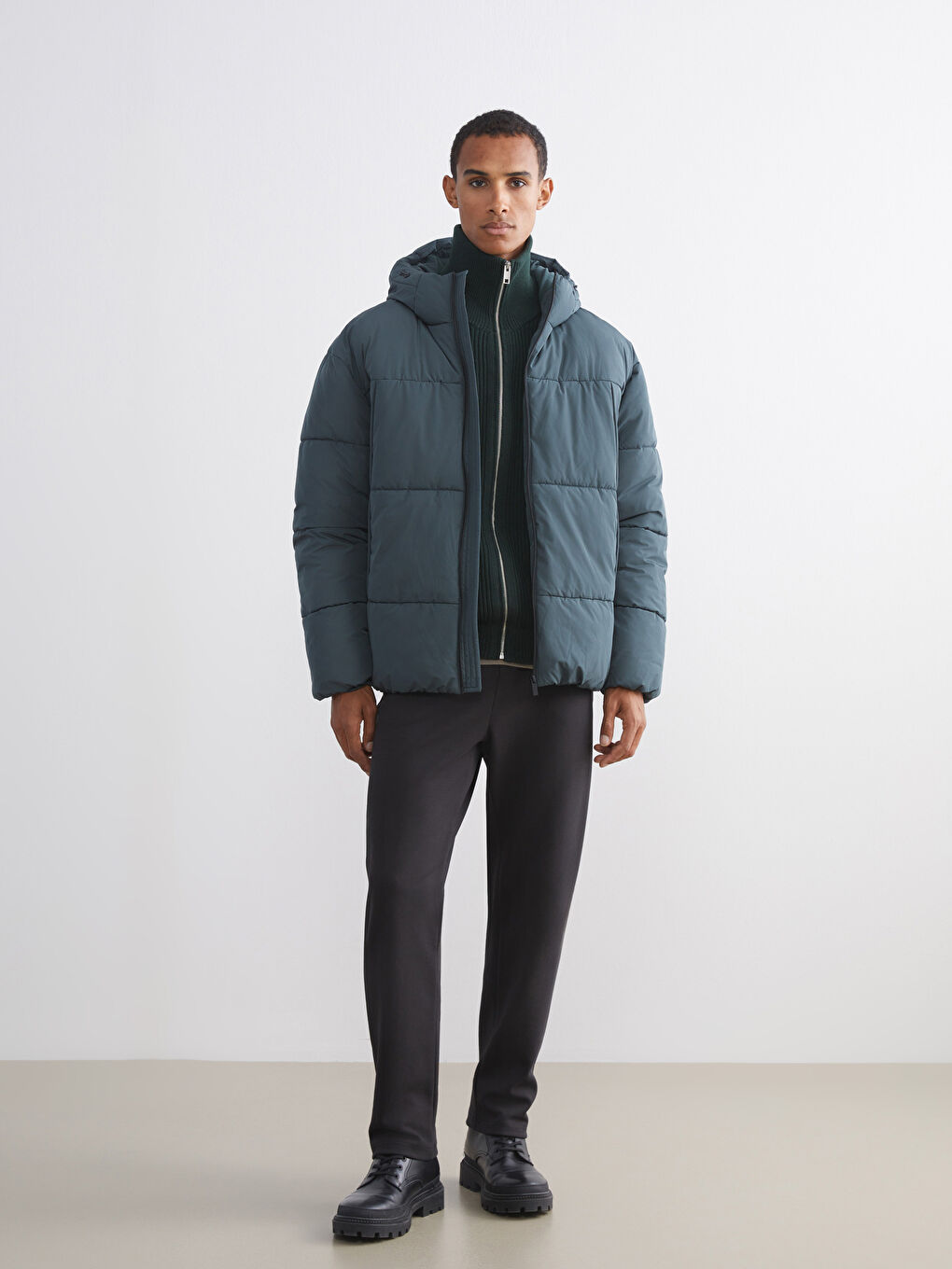 Yeşil Rahat Kalıp Kapüşonlu Erkek Şişme Mont-1